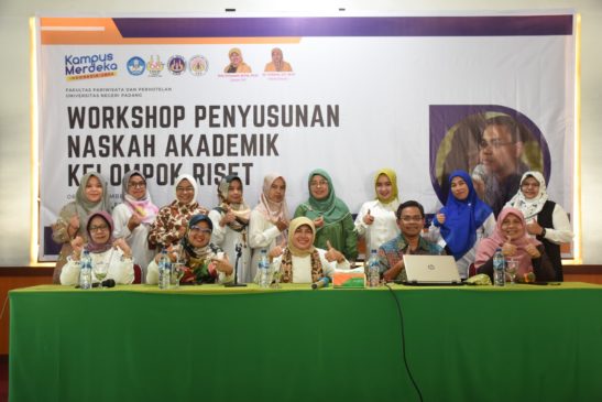 Workshop Penyusunan Naskah Akademik Kelompok Riset