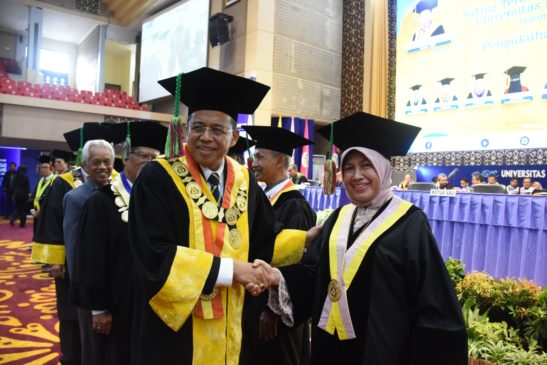 Pengukuhan Guru Besar UNP